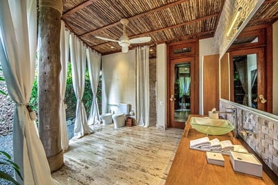 Luxury Villa Photo #34