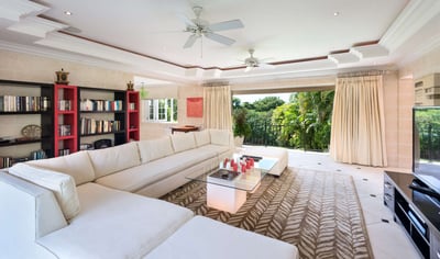 Luxury Villa Photo #16