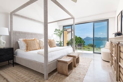 Luxury Villa Photo #13