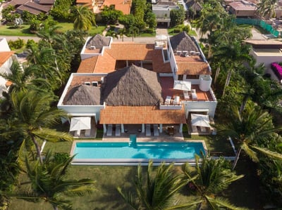 Luxury Villa Photo #37