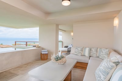 Luxury Villa Photo #5