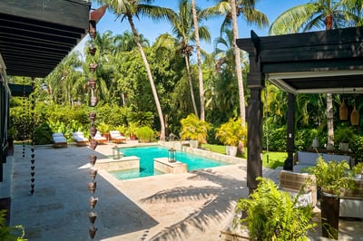 Luxury Villa Photo #15