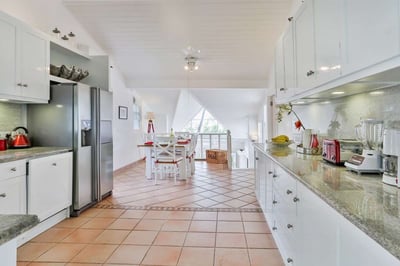 Luxury Villa Photo #17