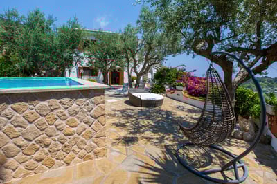Luxury Villa Photo #4
