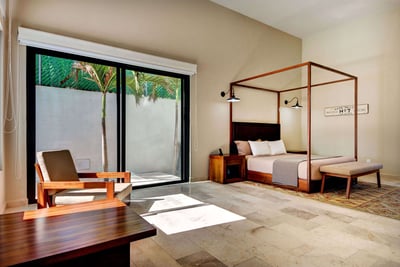 Luxury Villa Photo #30