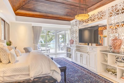 Luxury Villa Photo #24