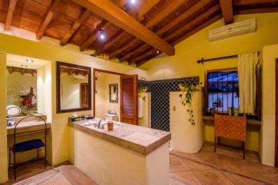 Luxury Villa Photo #14