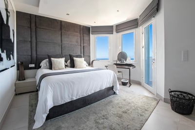 Luxury Villa Photo #34
