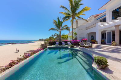 Luxury Villa Photo #6