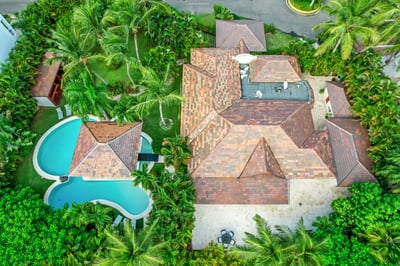 Luxury Villa Photo #2