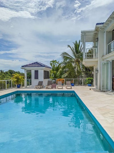 Luxury Villa Photo #4