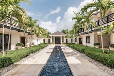 Luxury Villa Photo #11