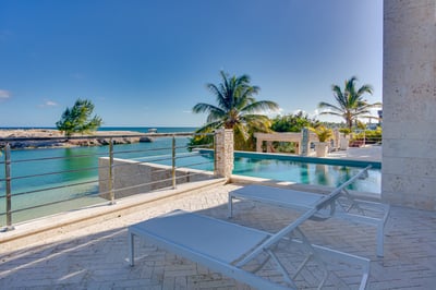 Luxury Villa Photo #22