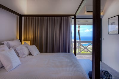 Luxury Villa Photo #22