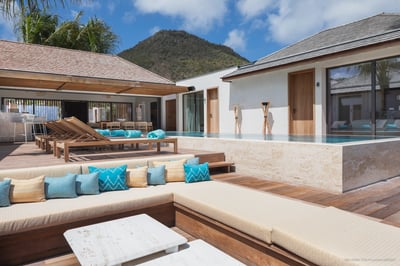 Outdoor Lounge