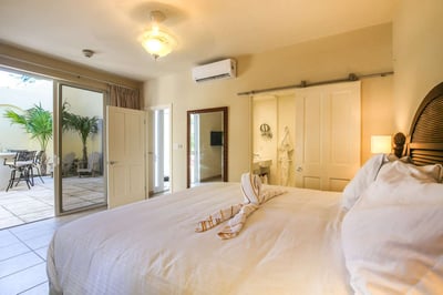 Luxury Villa Photo #6