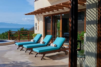 Luxury Villa Photo #4