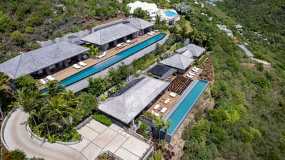 Luxury Villa Photo #2