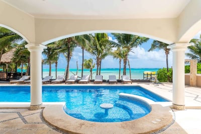 Luxury Villa Photo #13
