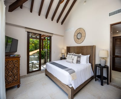 Luxury Villa Photo #58