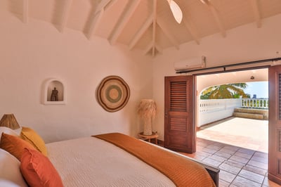 Luxury Villa Photo #23
