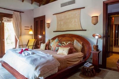 Luxury Villa Photo #21