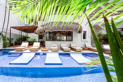 Luxury Villa Photo #2