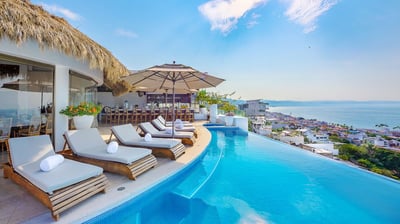 Luxury Villa Photo #4