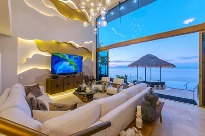 Luxury Villa Photo #15
