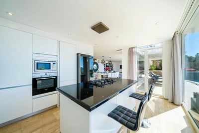 Luxury Villa Photo #13