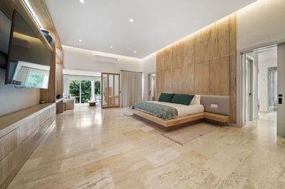 Luxury Villa Photo #23