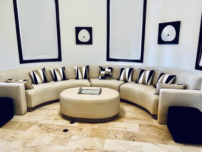 Luxury Villa Photo #9