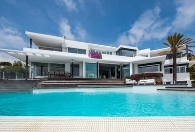 Luxury Villa Photo #2