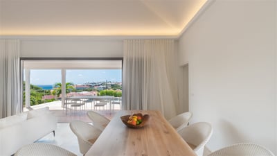 Kitchen & Dining Area: Fully equipped kitchen with electric oven, cooker with two gas and two glass-