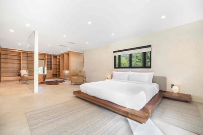 Luxury Villa Photo #34