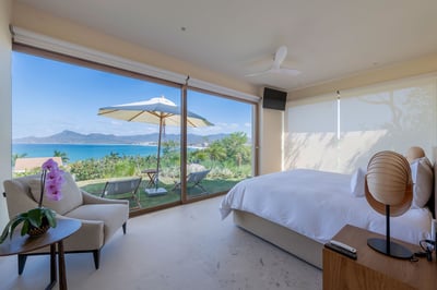 Luxury Villa Photo #30