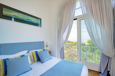 Luxury Villa Photo #35