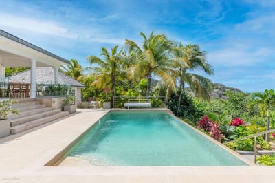 Luxury Villa Photo #3