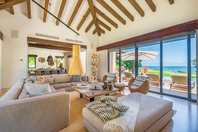 Luxury Villa Photo #36