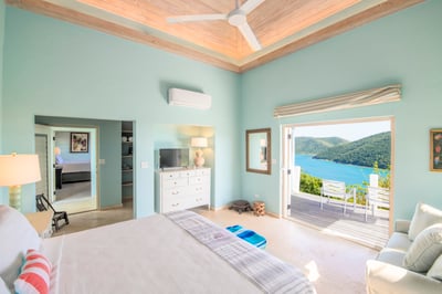 Luxury Villa Photo #13
