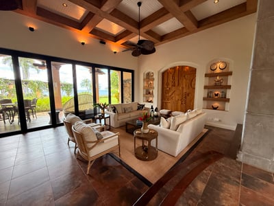 Luxury Villa Photo #23