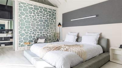 Bedroom 2: Located on the main level, and connected to the living-room. Queen size bed, air con