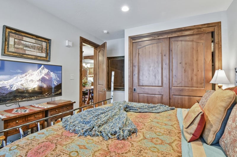 Silver Strike Lodge 2 BDM Condo