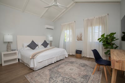 Luxury Villa Photo #11