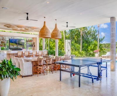 Luxury Villa Photo #17