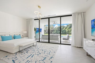 Luxury Villa Photo #40
