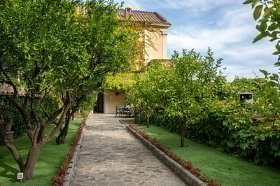 Luxury Villa Photo #27