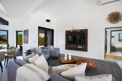 Luxury Villa Photo #8