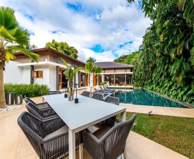 Luxury Villa Photo #4