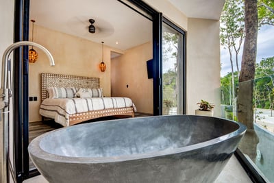 Luxury Villa Photo #25